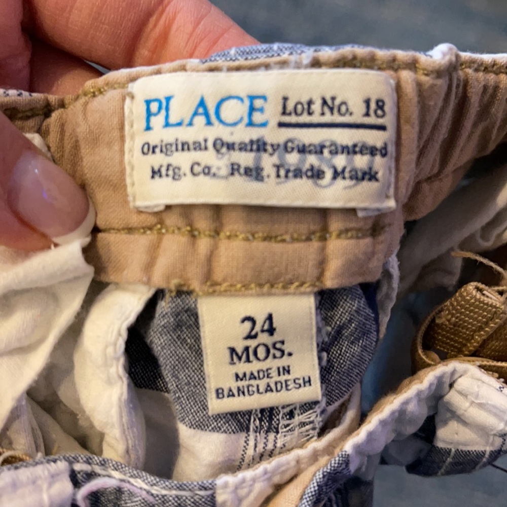 Shorts - Picture 3 of 4